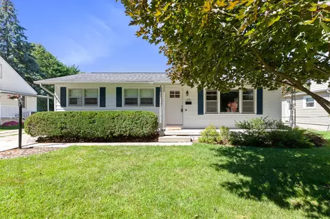 359 Mckenzie St N, Adrian, MI 49221