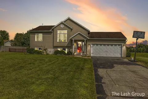 12236 Ives Meadow Ln NE, Cedar Springs, MI 49319