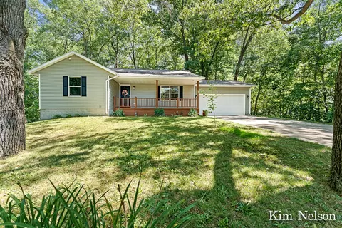 2356 Oak River Ln, Muskegon, MI 49445