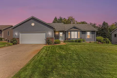 8438 Woodruff Dr SW, Byron Center, MI 49315