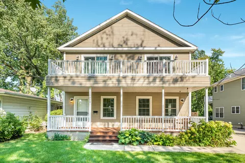 1009 Hazel St, South Haven, MI 49090