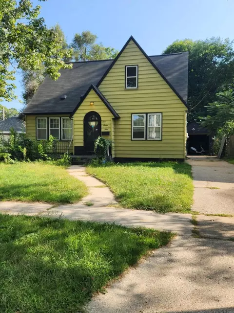 479 Adams Ave, Muskegon, MI 49442