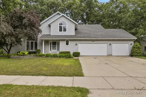 2509 Omega Dr NE, Grand Rapids, MI 49525