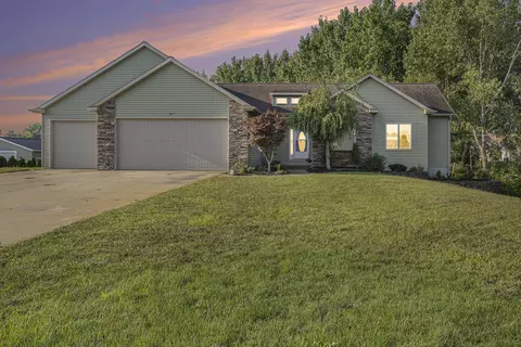 1840 Sunset Dr, Dorr, MI 49323