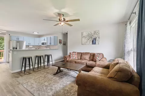 5595 Viking Dr, Jackson, MI 49201 photo 3
