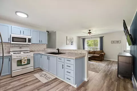 5595 Viking Dr, Jackson, MI 49201 photo 4