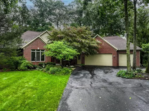 6755 Cascade Lakes Ct, Grand Rapids, MI 49546