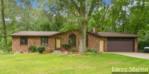 86 Oak Valley Dr, Holland, MI 49424