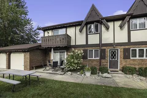 5410 Country Aire Dr #15, Coloma, MI 49038