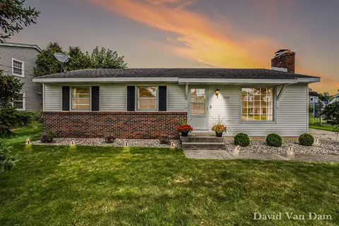 2918 Boone Ave SW, Wyoming, MI 49519