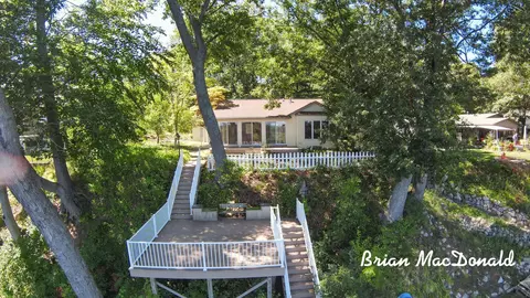 15047 Mercury Dr, Grand Haven, MI 49417