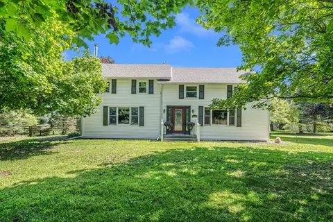 10301 Mount Hope Rd, Munith, MI 49259