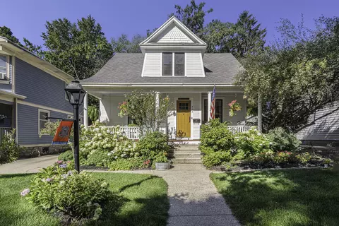 807 Sheldon Rd, Grand Haven, MI 49417