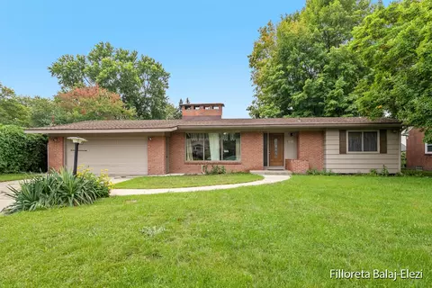 1670 Millbrook St SE, Grand Rapids, MI 49508