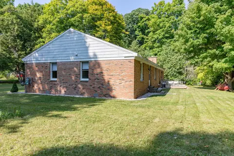 3922 S Riverview Dr, Hesperia, MI 49421 photo 4