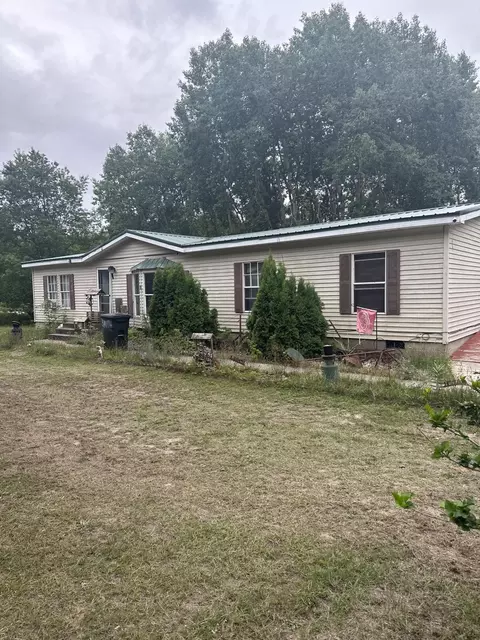 211 E Dewey Rd, Scottville, MI 49454