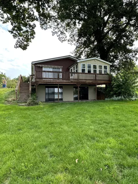 1591 Lakeside Dr, Ceresco, MI 49033