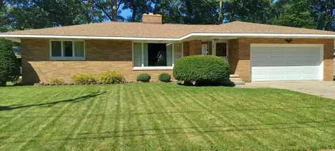 1367 Eastwood Dr, Muskegon, MI 49442