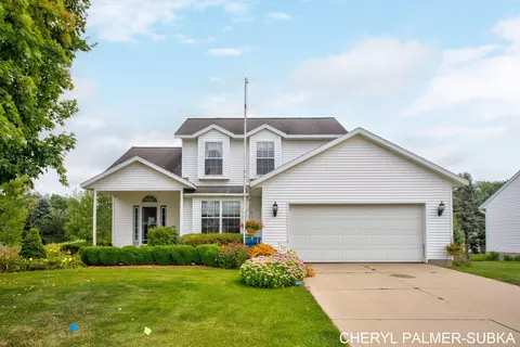 3660 Prairieview Dr, Ravenna, MI 49451