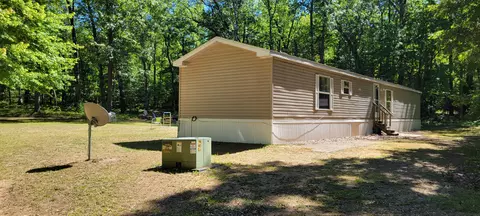 720 N M-37, Baldwin, MI 49304 photo 2