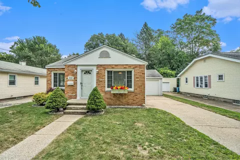 2244 Blodgett St, Muskegon, MI 49441