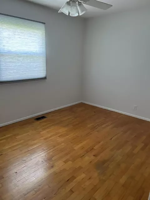 597 Birchwood St, Jackson, MI 49203