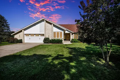 1547 Corkwood Trl, Williamston, MI 48895