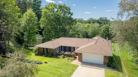 1070 Lake Marie Dr, Horton, MI 49246