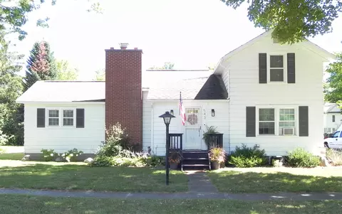 543 Elm St, Colon, MI 49040