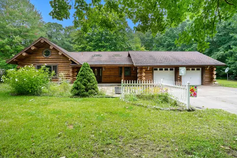 8811 S Parson Ave, Newaygo, MI 49337