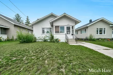 2155 Duiker Ave NE, Grand Rapids, MI 49505