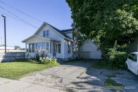 18 Calhoun St SW, Wyoming, MI 49548