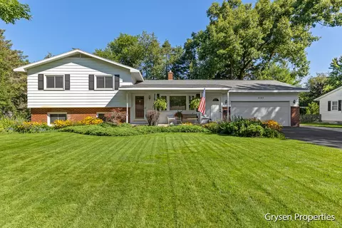 4149 Meadowfield St, Hudsonville, MI 49426