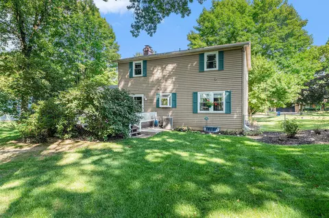 823 Glenview Dr, Plainwell, MI 49080 photo 28