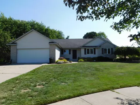 968 Sunset Hills Ct NW, Walker, MI 49534