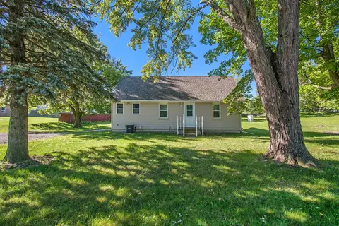 1834 E Cavanaugh Rd, Lansing, MI 48910