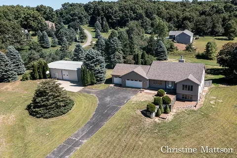 7858 Myers Lake Ave NE, Rockford, MI 49341