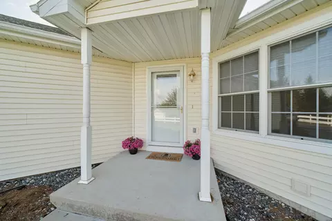 1852 Pine Ridge Dr, Manistee, MI 49660
