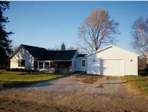 1201 W Moore Rd, Grant, MI 49327