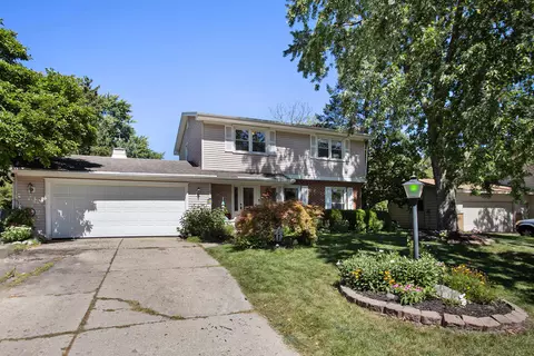 1701 Pembroke St SE, Kentwood, MI 49508