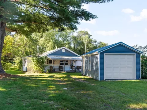 10746 Dwight St, Chippewa Lake, MI 49320