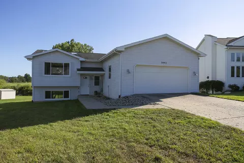 3092 Beckie Dr SW, Wyoming, MI 49418
