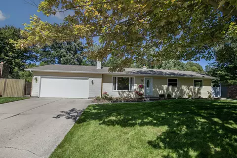 3405 Mark Twain Dr, Midland, MI 48642