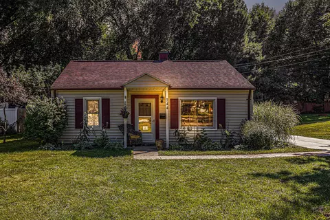 744 E Prospect St, Marshall, MI 49068