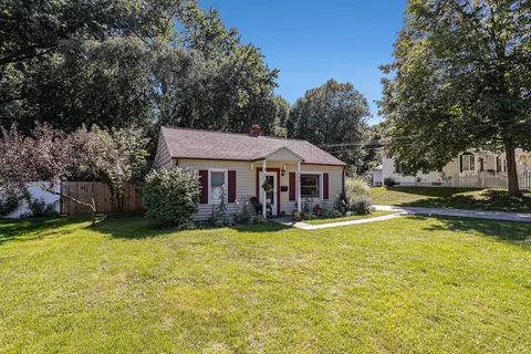 744 E Prospect St, Marshall, MI 49068 photo 3