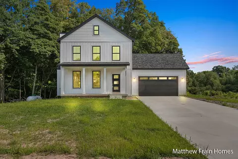 6421 Luda Ct, Coopersville, MI 49404