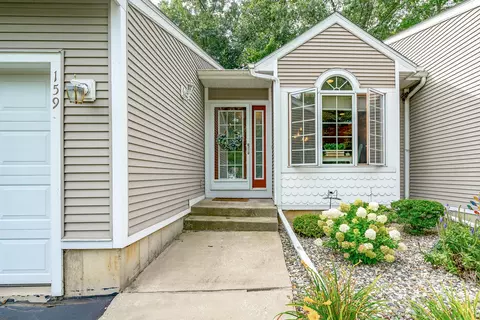 159 Bridgewood Dr, Battle Creek, MI 49015