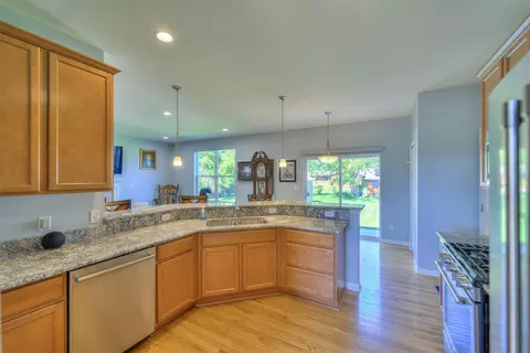 838 Meadows Dr, Jackson, MI 49203 photo 5