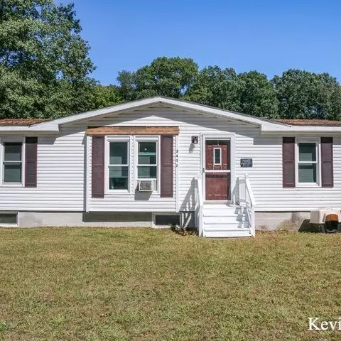 5487 Wooln St, Pullman, MI 49450