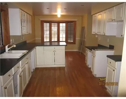 32945 Sibley, Romulus, MI 48174 photo 2